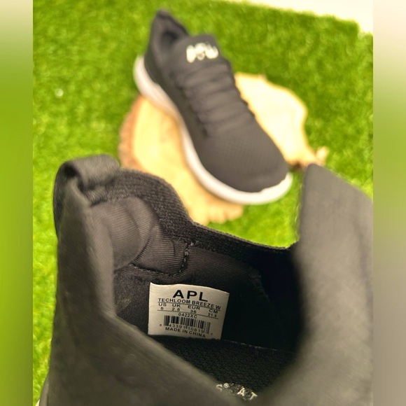 - APL🔴TechLoom Breeze women’s size 5 like new - Picture 16 of 16